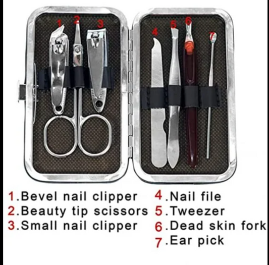 Unisex Square Manicure Set 7 In 1, Type Of Packaging: Box, Packaging Size: 11X7X1.8cm